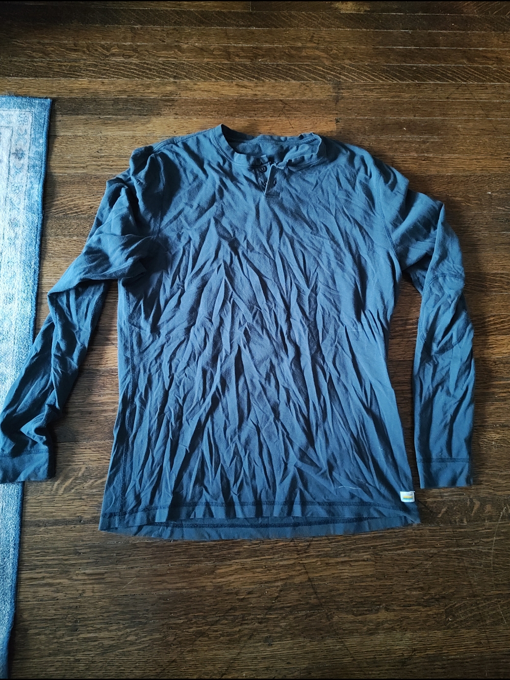 Vuori Men's Long-Sleeve Crew in Blue